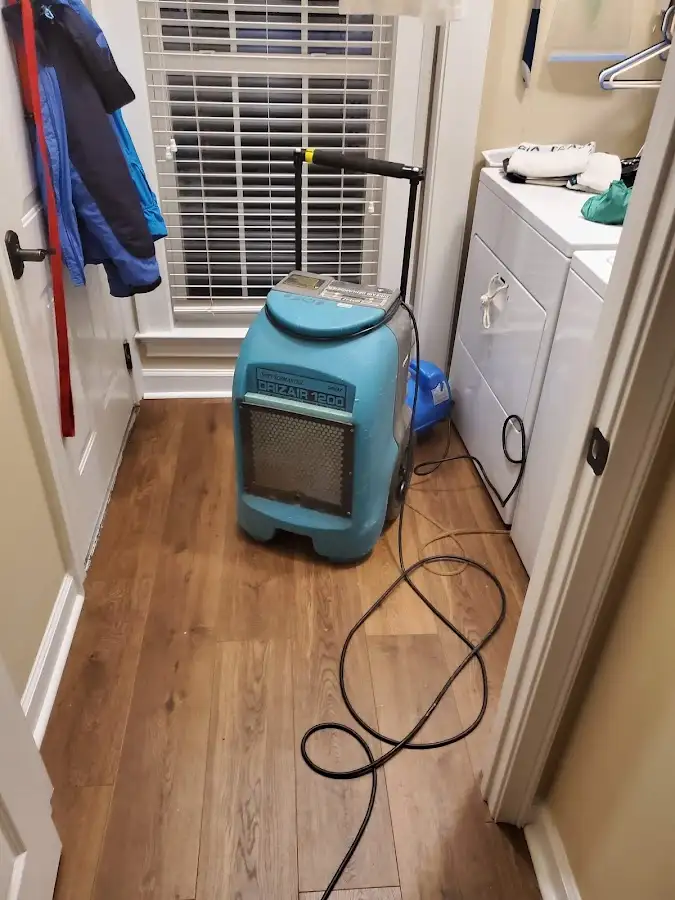 Commercial dehumidifier deployed for Crawl Space Restoration in Stayton